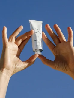 Sale AANDBS01 Bjork & Berries Hand Cream - White Forest