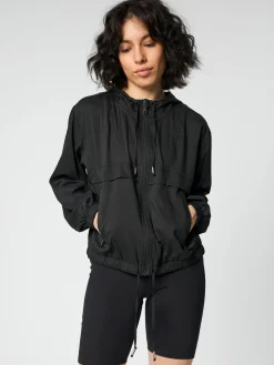 Clearance EASEDK01 Girlfriend Collective Allie Hooded Windbreaker - Black