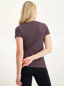 Clearance URBANG01 Urban Goddess Namaste Core Yoga Tee - Berry