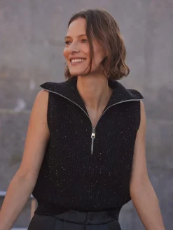 VARLEY01 Varley Hally Half Zip Rib Vest - Black Fleck