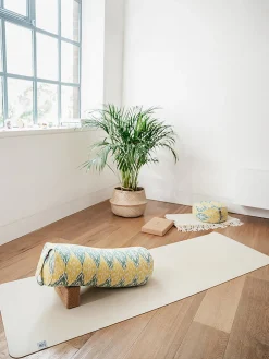 Online LOYALE01 Yogamatters Ikat Round Buckwheat Bolster – Yellow